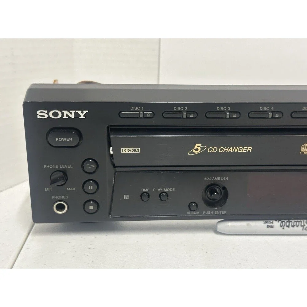 Sony RCD-W500C CD Changer and Recorder Front Display NO KNOBS